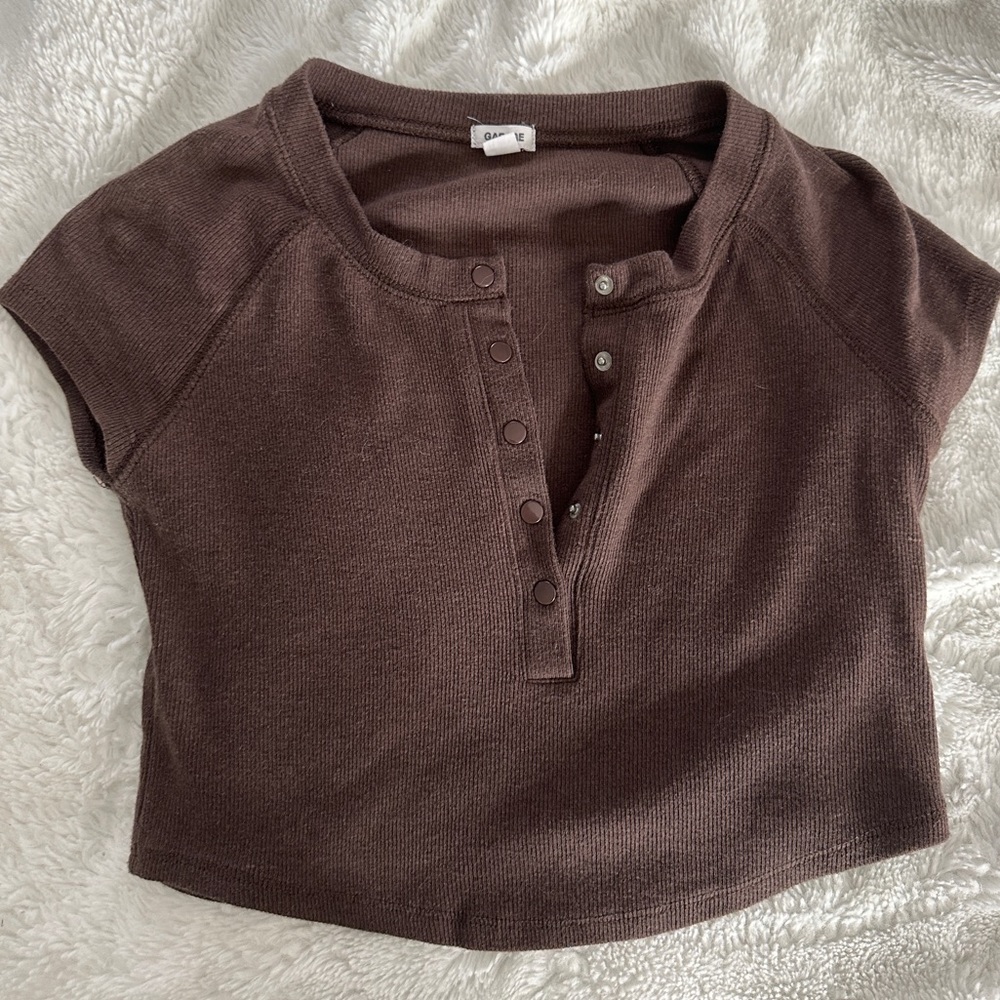 garage brown top